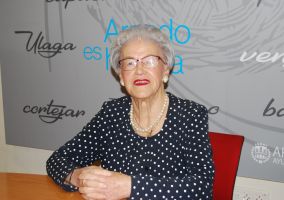 Ampliar información de Antonia Calvo Gil de Gómez