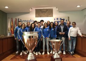 Ampliar información de Recibimiento al equipo de fútbol sala femenino Senior del CD Camino de Cienta.