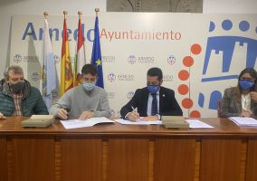 Ampliar información de FIRMA CONVENIO PARROQUIA SAN COSME Y SAN DAMIÁN