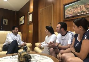 Ampliar información de El Alcalde y la Concejala de Juventud mantienen un encuentro con el Consejo de La Juventud Comarcal de Arnedo.