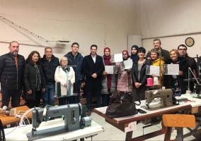 Ampliar información de El Alcalde participa en la entrega de diplomas del Curso de Guarnecido de Cáritas Parroquial de Arnedo