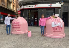 Ampliar información de Dos iglús rosas invitarán a reciclar vidrio para colaborar en la investigación del cáncer de mama